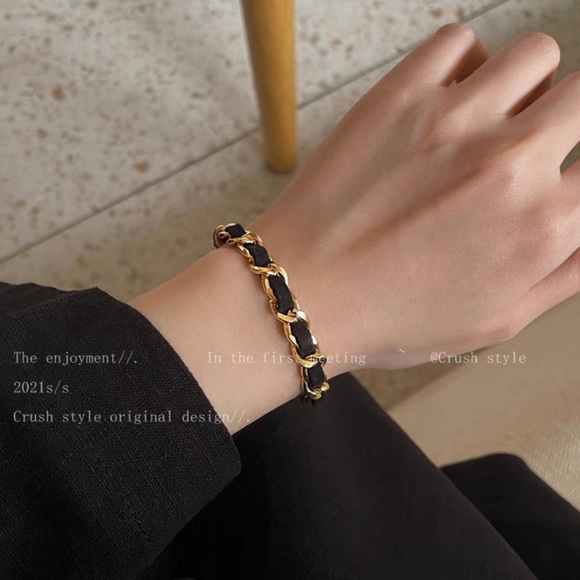 [NEW] BLACK AND GOLD BICOLOR BRACELET - Picture 3 of 5